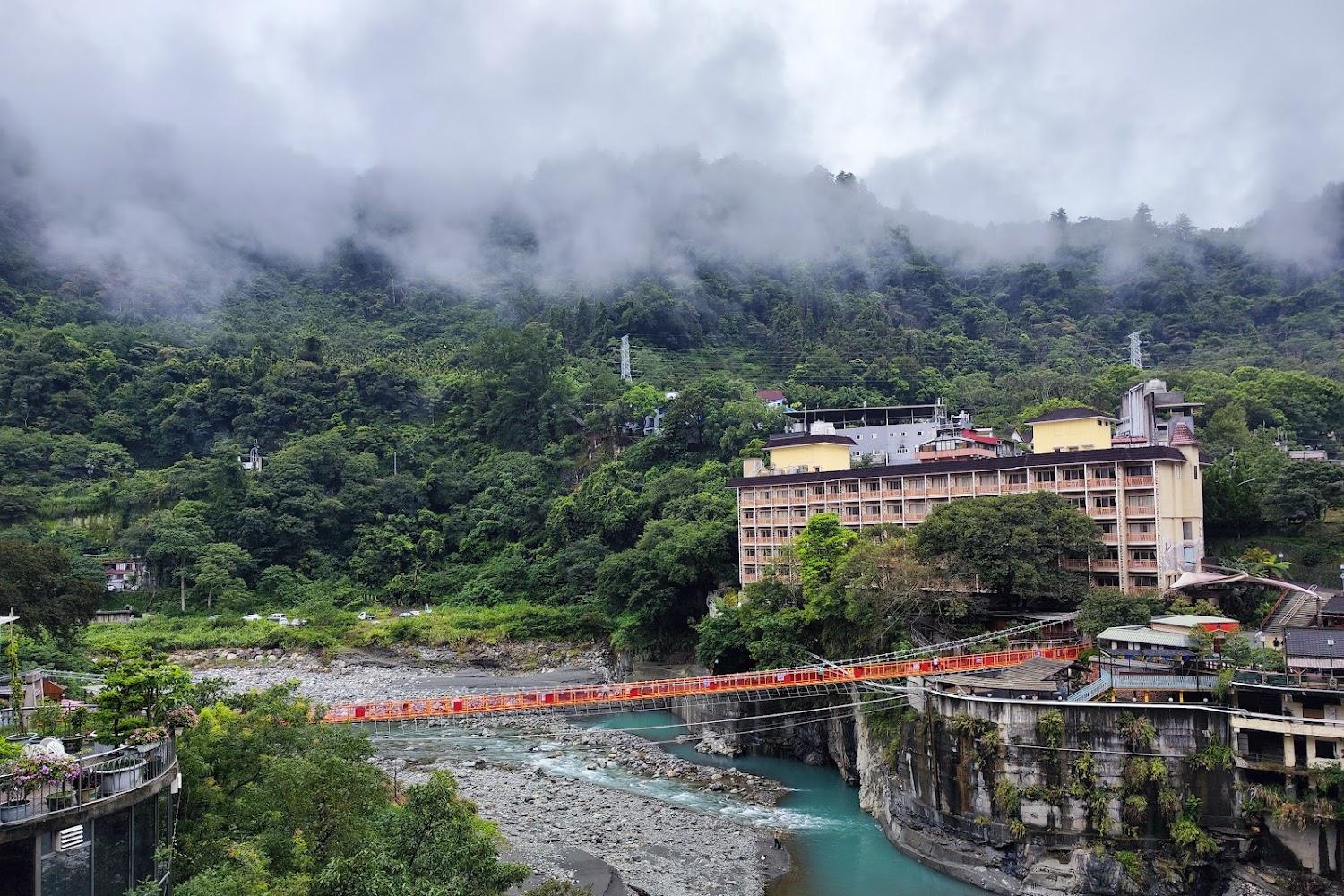 2026谷關溫泉推薦｜麗池山水溫泉會館：隱身山林的純白歐風城堡，限時 $2,999 享受頂級美人湯與壯闊雲海