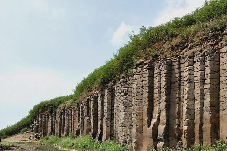2026 澎湖旅遊必訪：探索西嶼大菓葉玄武岩地質奇景與壯麗海岸全攻略