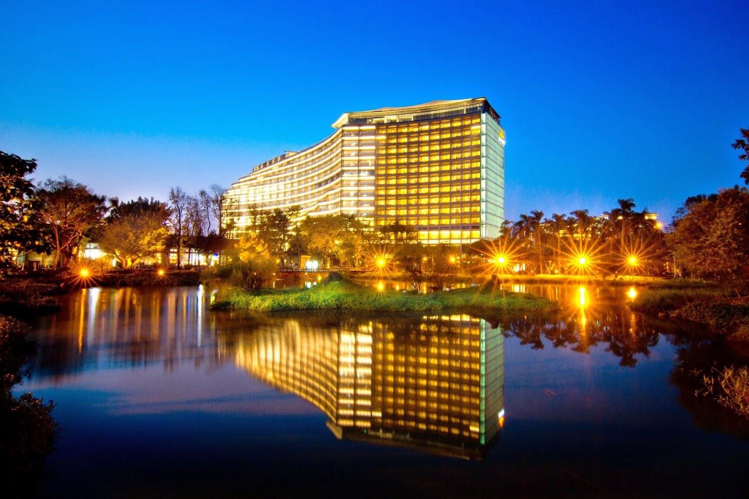 2026 台北必訪文化地標：松山文創園區，走進煙囪下的工業美學與創意慢活