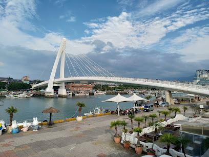 2026淡水漁人碼頭全攻略：漫步情人橋浪漫夕照、打卡幾米藝術裝置，搭輕軌輕鬆玩遍金色港灣