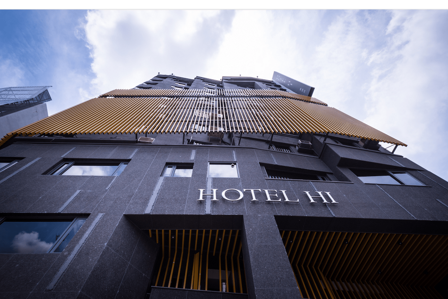 2026嘉義平價住宿推薦》行藝文旅豪華四人房僅 $1,980！近文化路夜市、含自助早餐，小資親子旅遊首選 CP 值之王