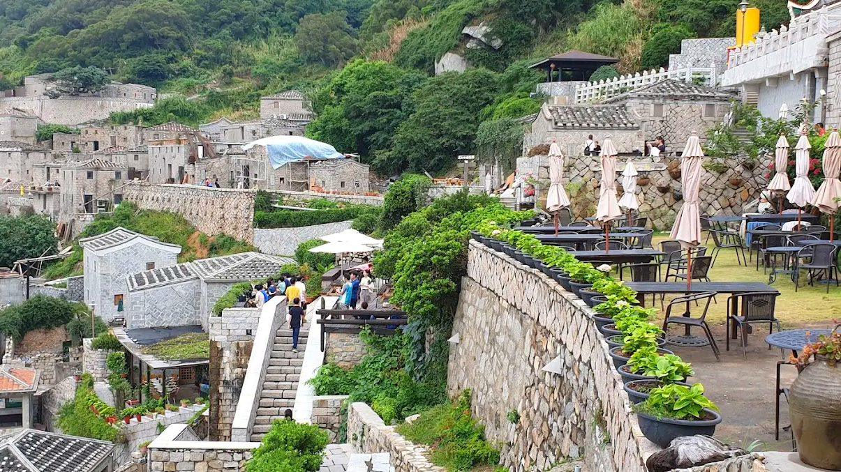 2026馬祖深度旅遊攻略：漫遊芹壁石屋聚落、探尋北海隧道藍眼淚奇景