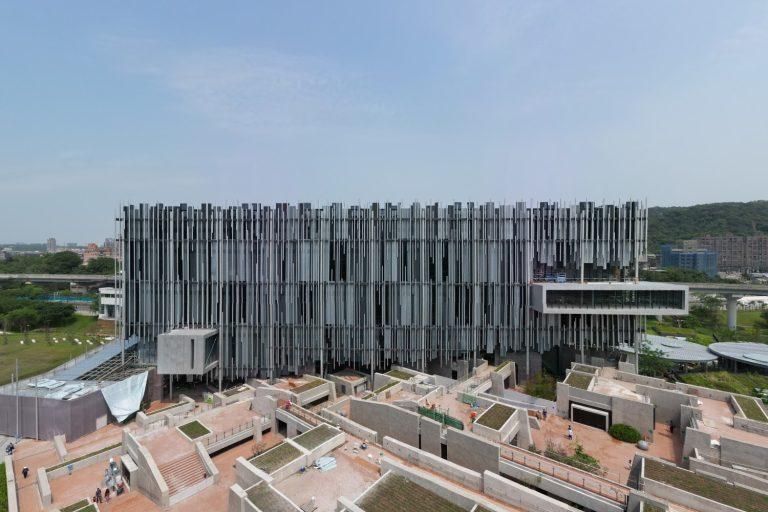 2026鶯歌藝術新地標！走進新北市美術館「蘆葦叢中的藝術客廳」，建築美學與一日遊攻略全解析