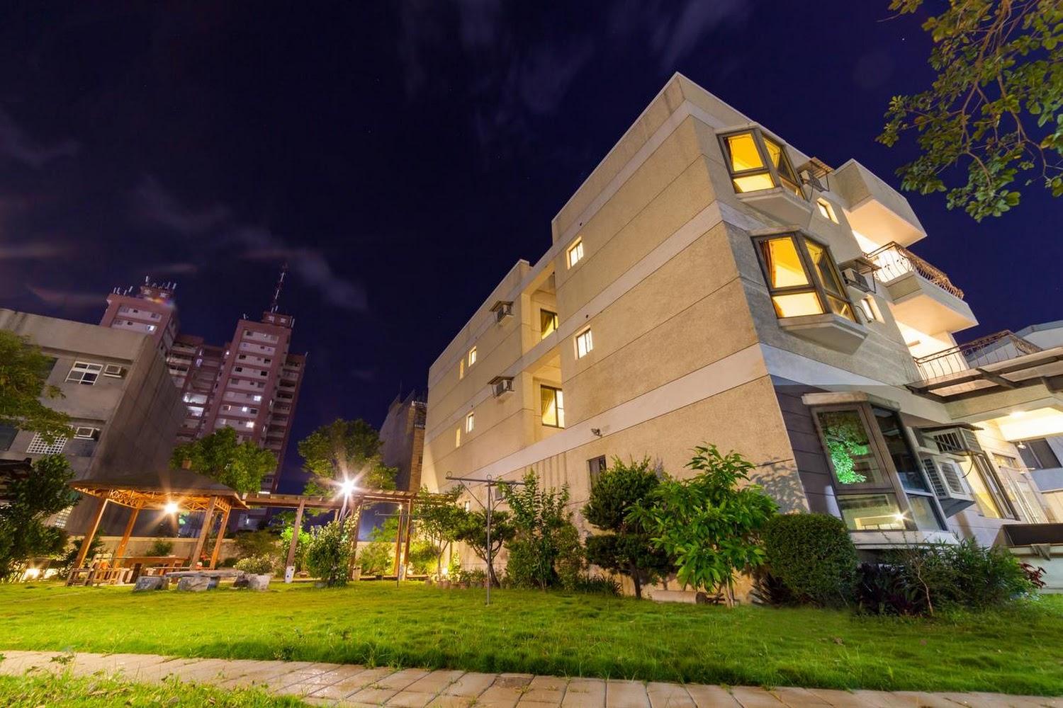 2026 旅宿業轉型標竿：台東鳳麟智能旅宿導入 AI 客服，24 小時即時接單不漏接