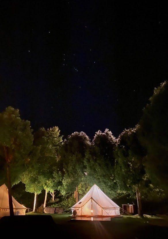 2026新竹避暑首選！愛上喜翁「森林蔬果露營」一泊二食4000元起，享豪華神殿帳與有機採摘體驗