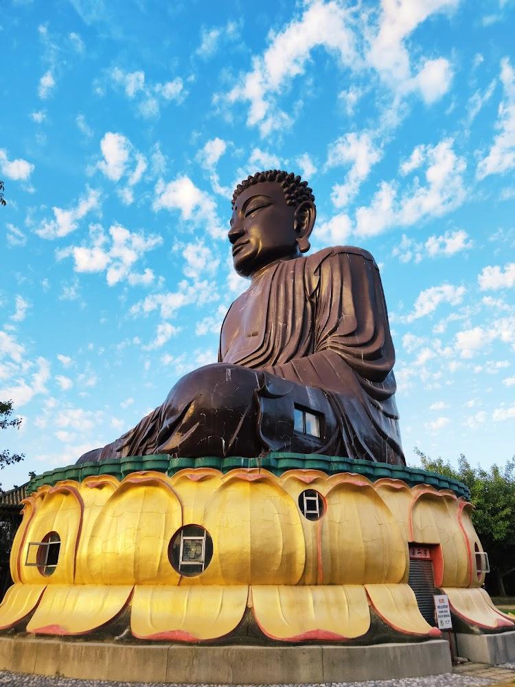 2026 彰化旅遊首選！八卦山大佛風景區轉型全齡友善聖地，漫步全台最長天空步道與森林美學咖啡