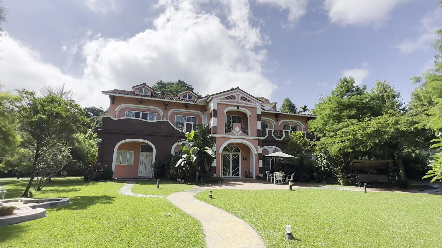 2026南投度假首選！「山閱。聖堡羅莊園」限時1999元一泊二食，置身台版阿爾卑斯山莊體驗偽出國美學