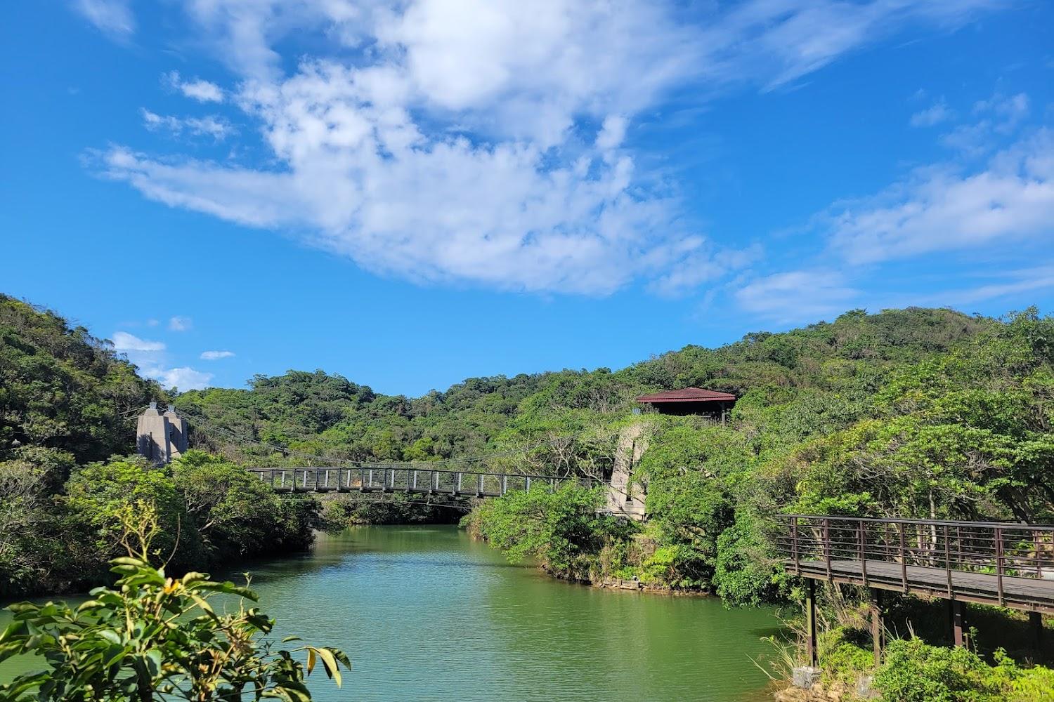 2026基隆秘境攻略：走進情人湖公園的迷霧森林，老鷹岩俯瞰絕美海景與安樂區美食指南