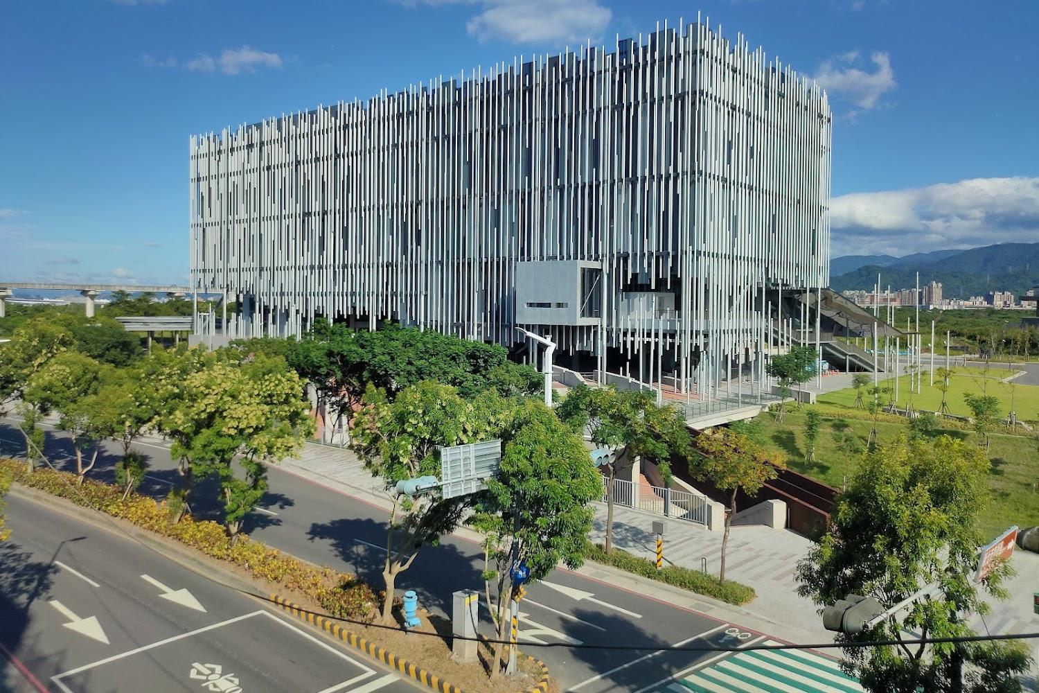 2026 鶯歌必訪地標：新北市美術館，走進「蘆葦叢中」感悟藝術與生活的共鳴