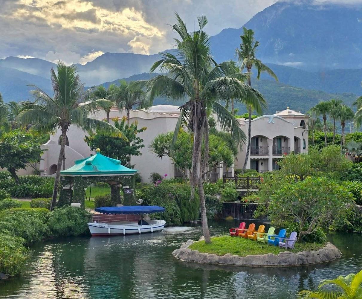 2026必住！花蓮理想大地限時優惠 $4,999，升等蜜月房＋運河遊艇，一秒置身台版威尼斯