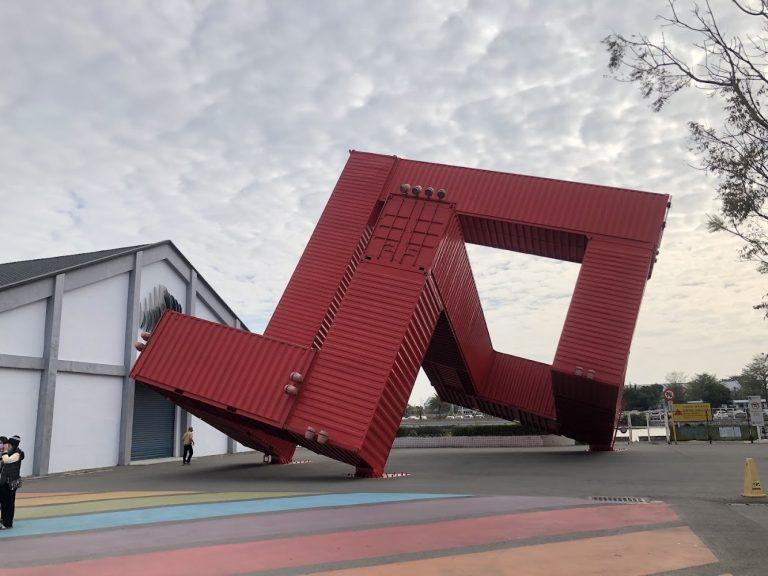 2026高雄必遊！駁二藝術特區全攻略：走入舊倉庫與水岸輕軌交織的藝文聖地