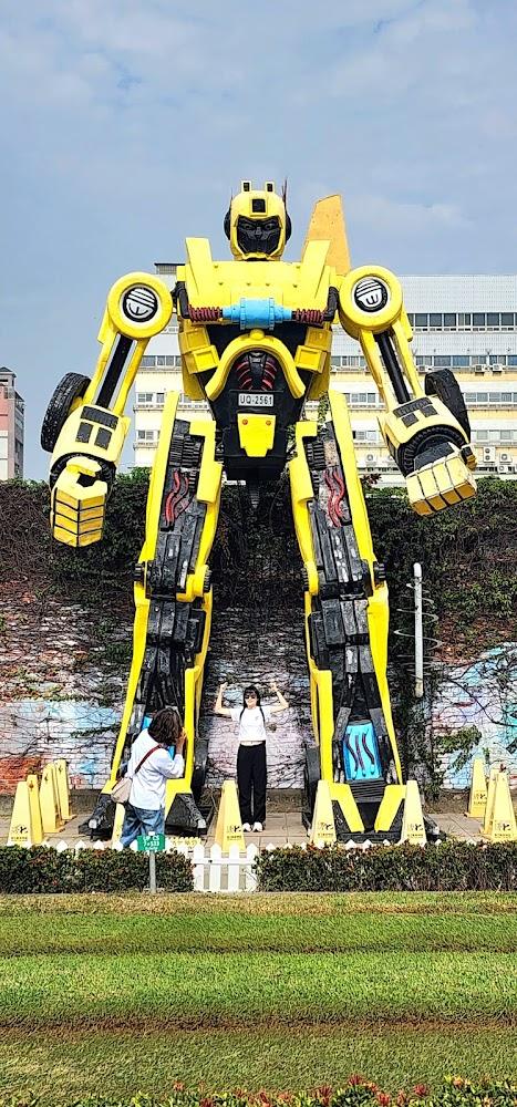 2026 高雄必遊：駁二藝術特區全攻略，從歷史倉庫到文創殿堂的華麗轉型