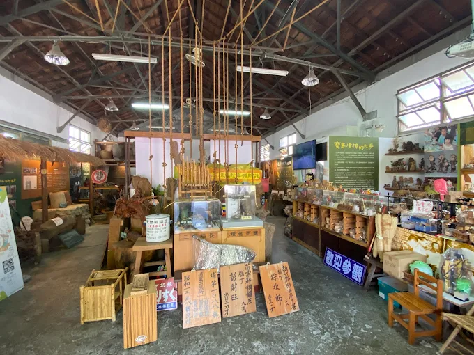 走進臺中東勢客家文化園區，再到東勢林場把整片森林慢慢走一圈