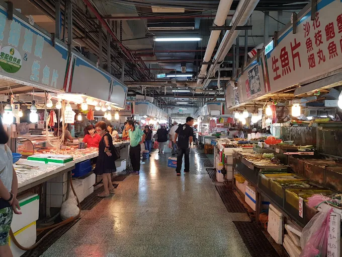 在新竹漁港騎過十七公里海岸線，讓海風與夕陽陪我走完這一天