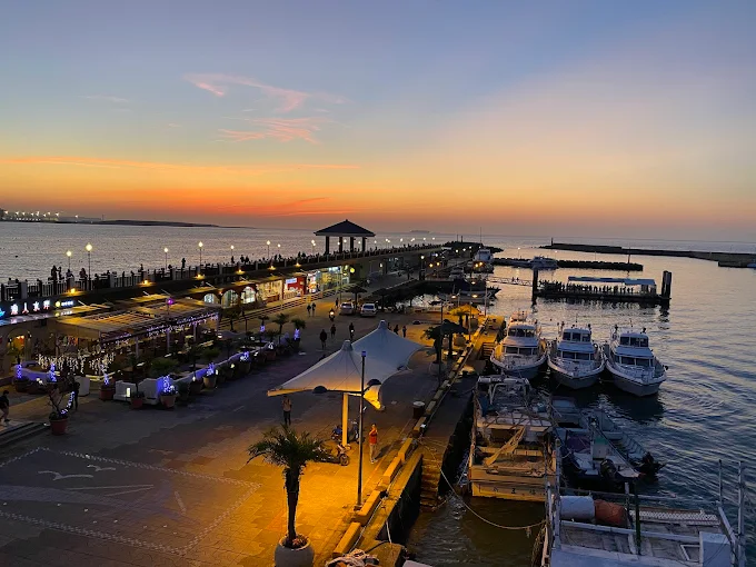 把午後留在淡水漁人碼頭，沿著海風走進夕陽落下的河口時刻