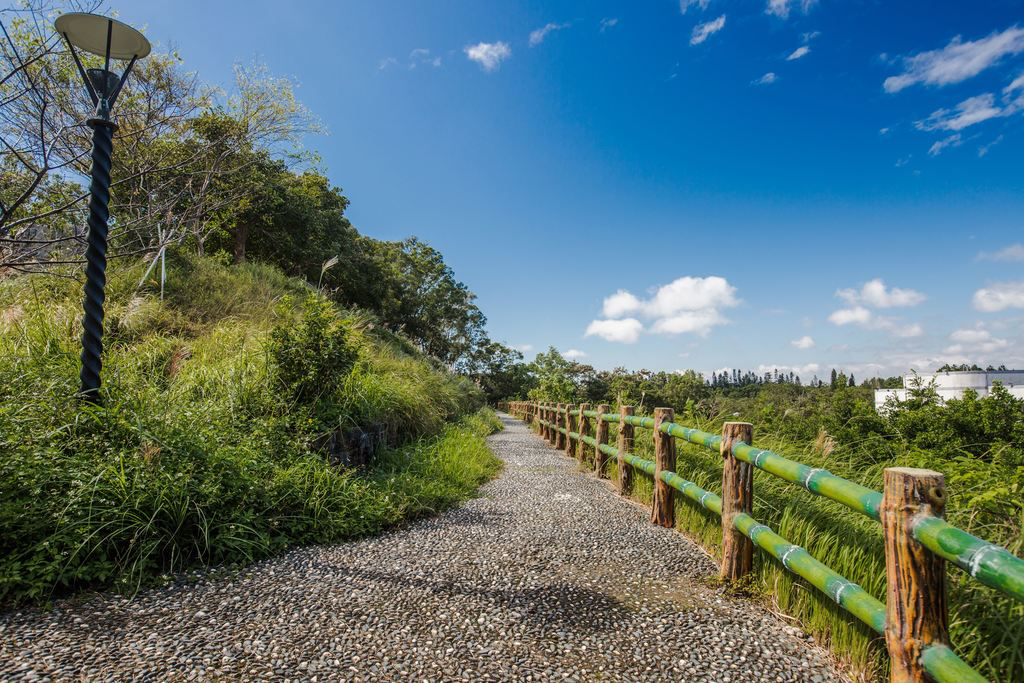 石門山不只是一座小百岳！登上桃園經典步道，把石門水庫與山城視野一次收藏