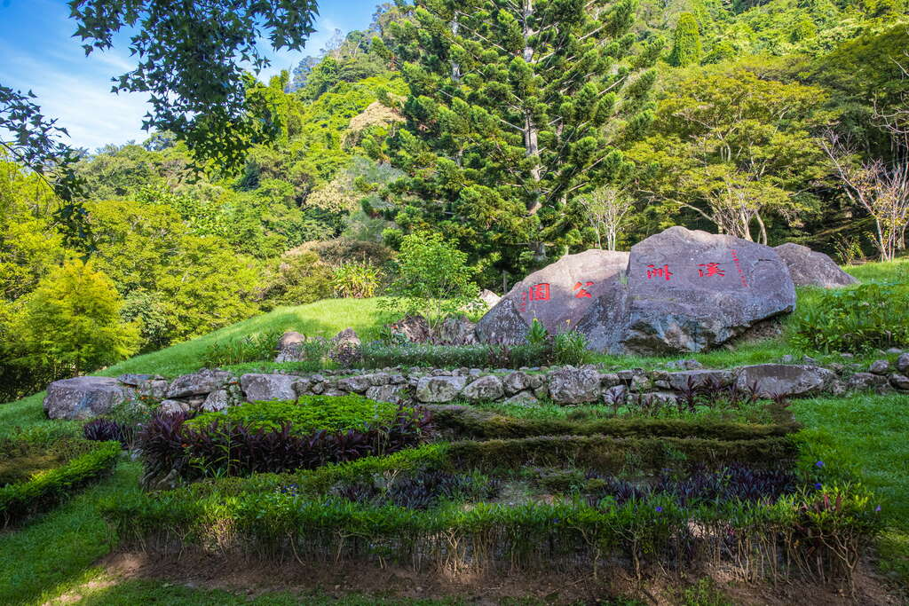 石門水庫溪洲公園不只適合散步！大片草地、步道與湖庫風景一次收進桃園小旅行