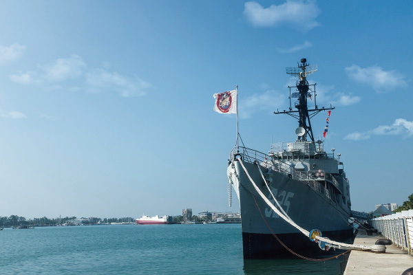 德陽艦園區不只是軍艦打卡點!走上退役軍艦看海景、拍甲板,安平這一站比想像中更有故事感