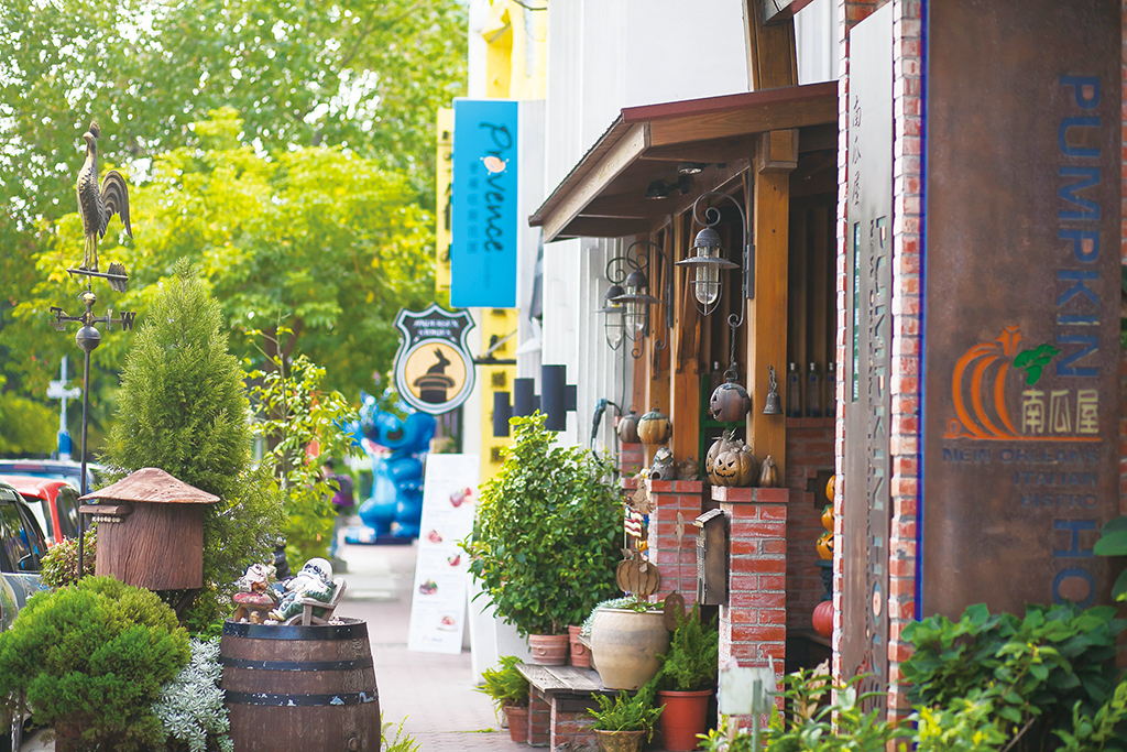 台中龍井不只有東海夜市!從船型教堂、藝術街到麗水漁港夕陽,這座海線城區比想像中更好玩