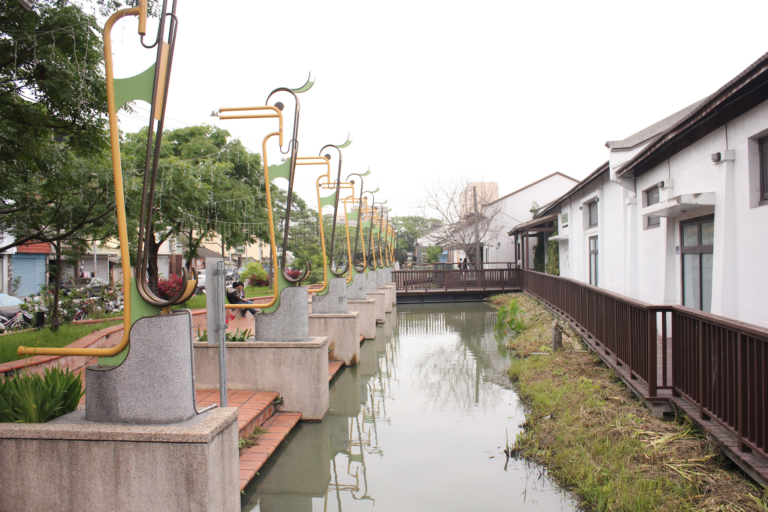 雲林斗南不只是一座車站小鎮！走進他里霧舊地名裡，把鐵道風景、藝文倉庫與廟埕人情味一次收進旅行裡