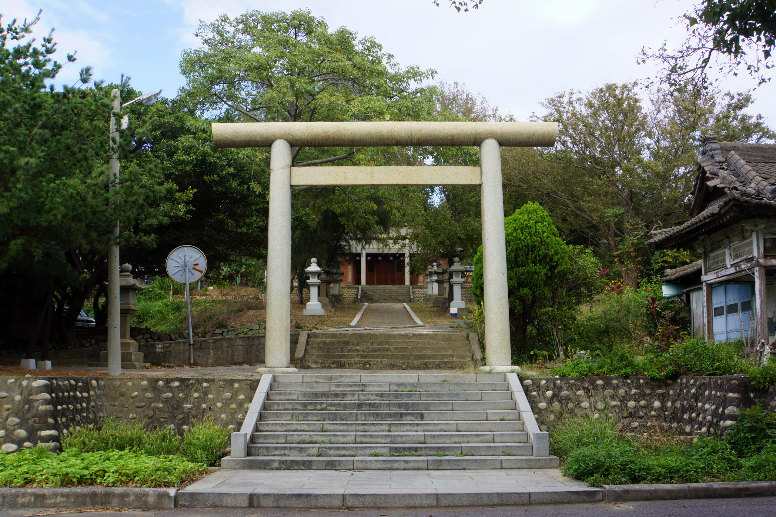 苗栗通霄鎮不只有白沙屯媽祖！走進海風吹拂的山海小鎮，感受神社、海岸與老街交織的慢旅行