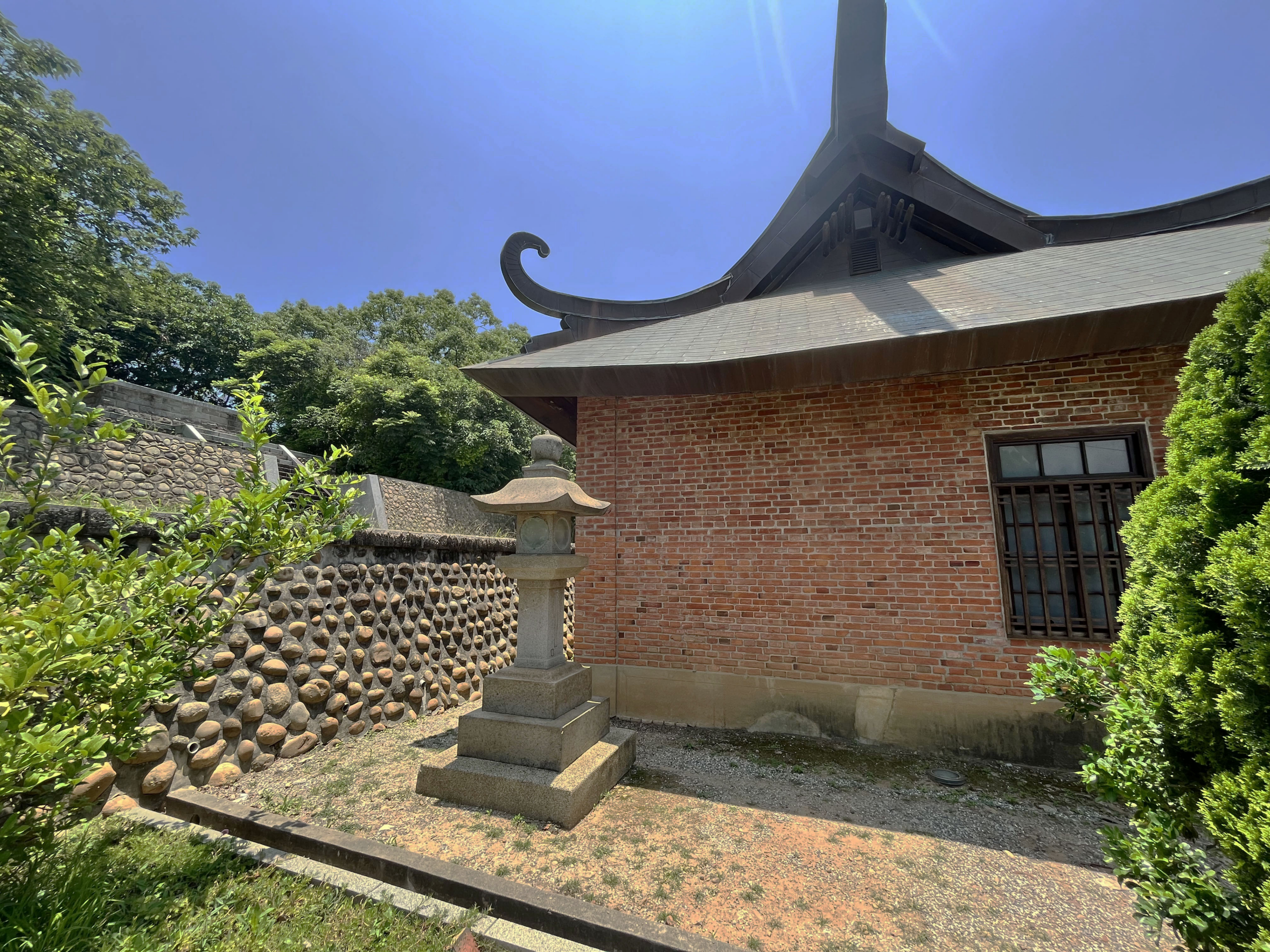 苗栗通霄鎮不只有白沙屯媽祖！走進海風吹拂的山海小鎮，感受神社、海岸與老街交織的慢旅行