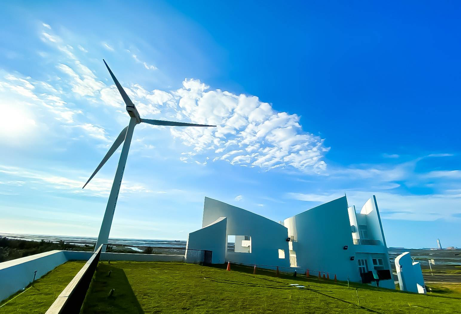 彰化伸港不只是一個海線小鄉！風車、水岸、媽祖信仰與慢旅行一次收進行程裡