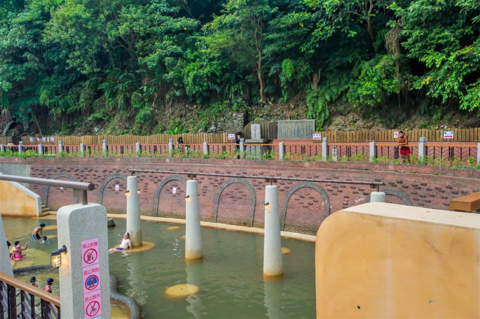蘇澳冷泉開園了！宜蘭夏天必玩清涼景點，泡冷泉真的超消暑