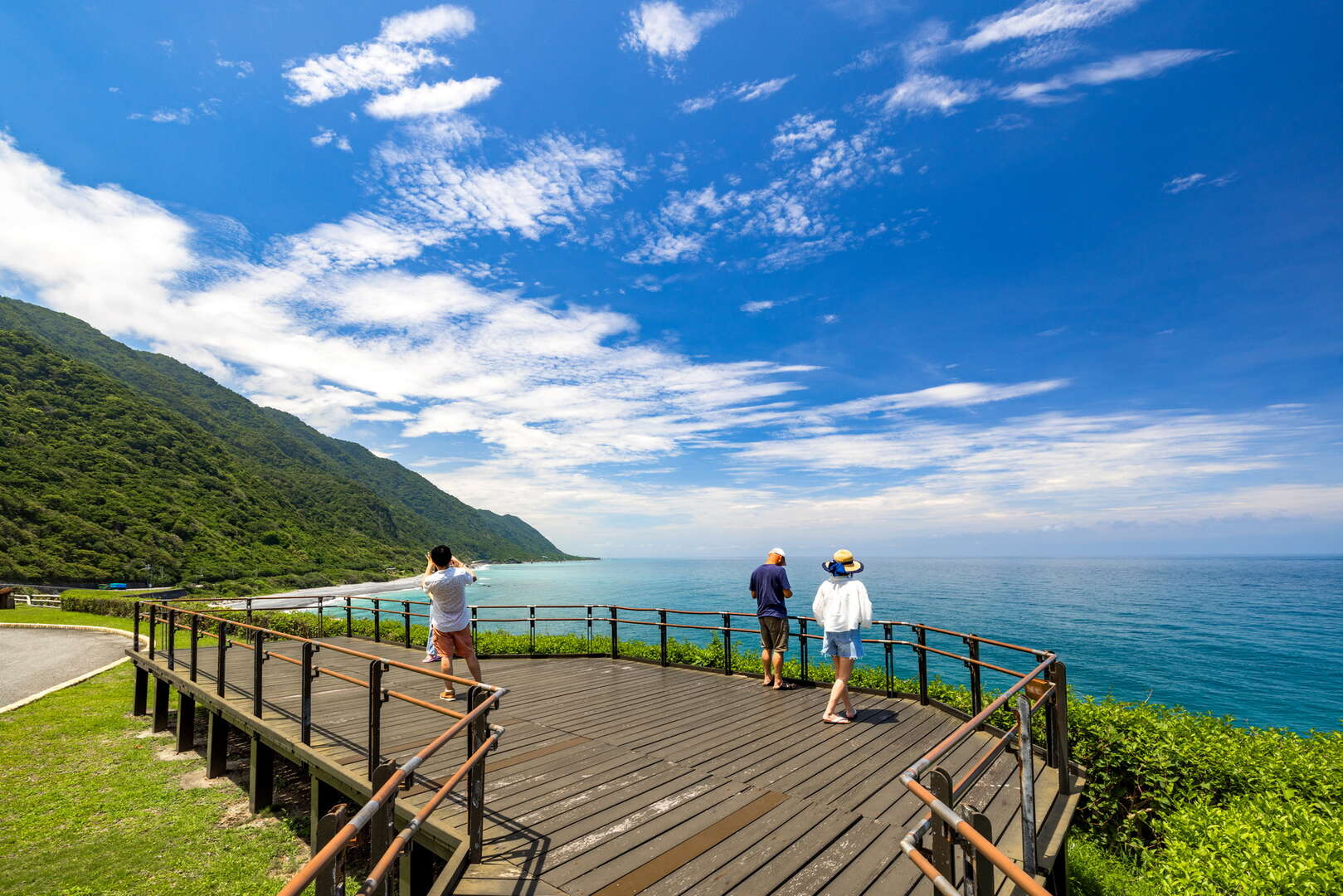 墾丁不只有大街能逛!大灣遊憩區藏著3公里海景沙灘,白天看海傍晚散步都超舒服