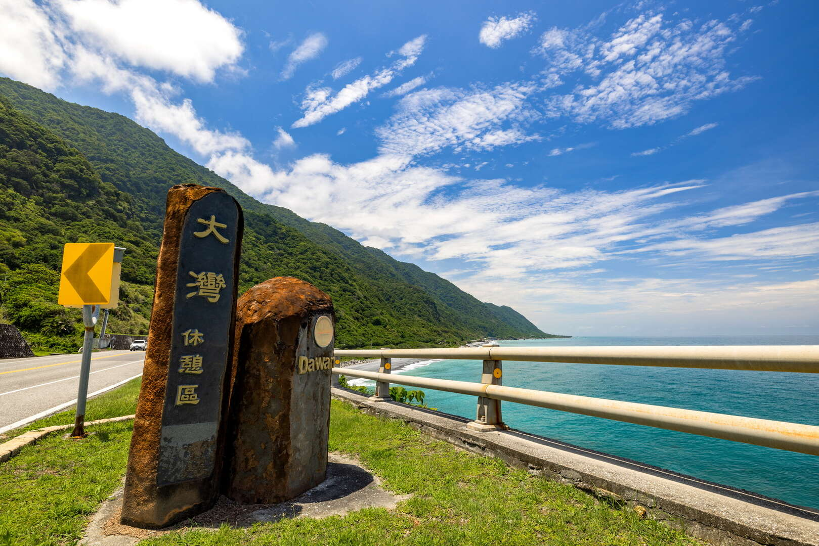 墾丁不只有大街能逛!大灣遊憩區藏著3公里海景沙灘,白天看海傍晚散步都超舒服