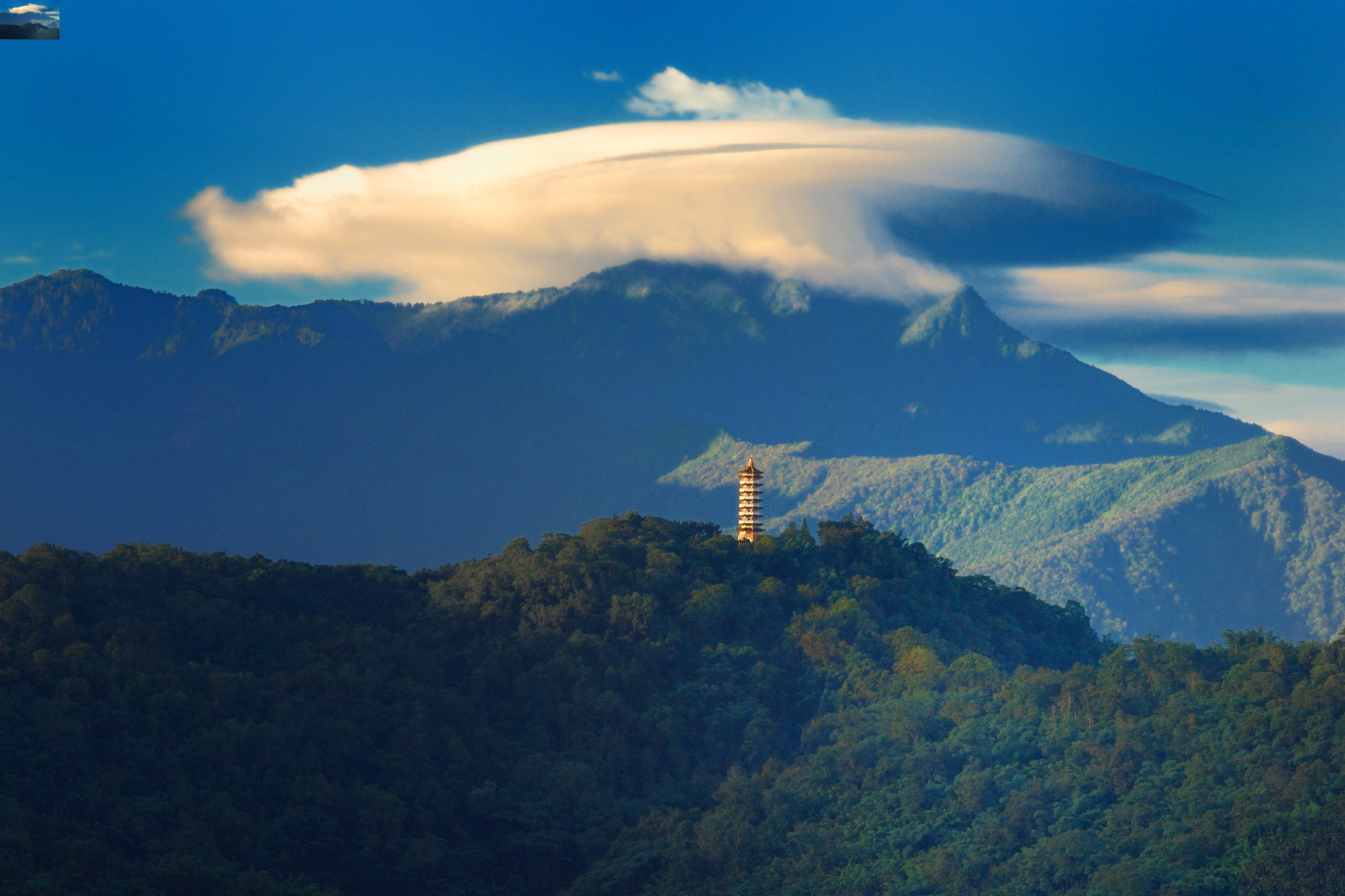 日月潭不只碼頭能看景!慈恩塔登高俯瞰湖光山色,走一趟就會愛上這片視野