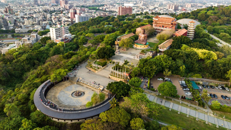 彰化最經典地標！走進八卦山大佛風景區　把城市天際線、佛像地標與散步風景一次收進行程