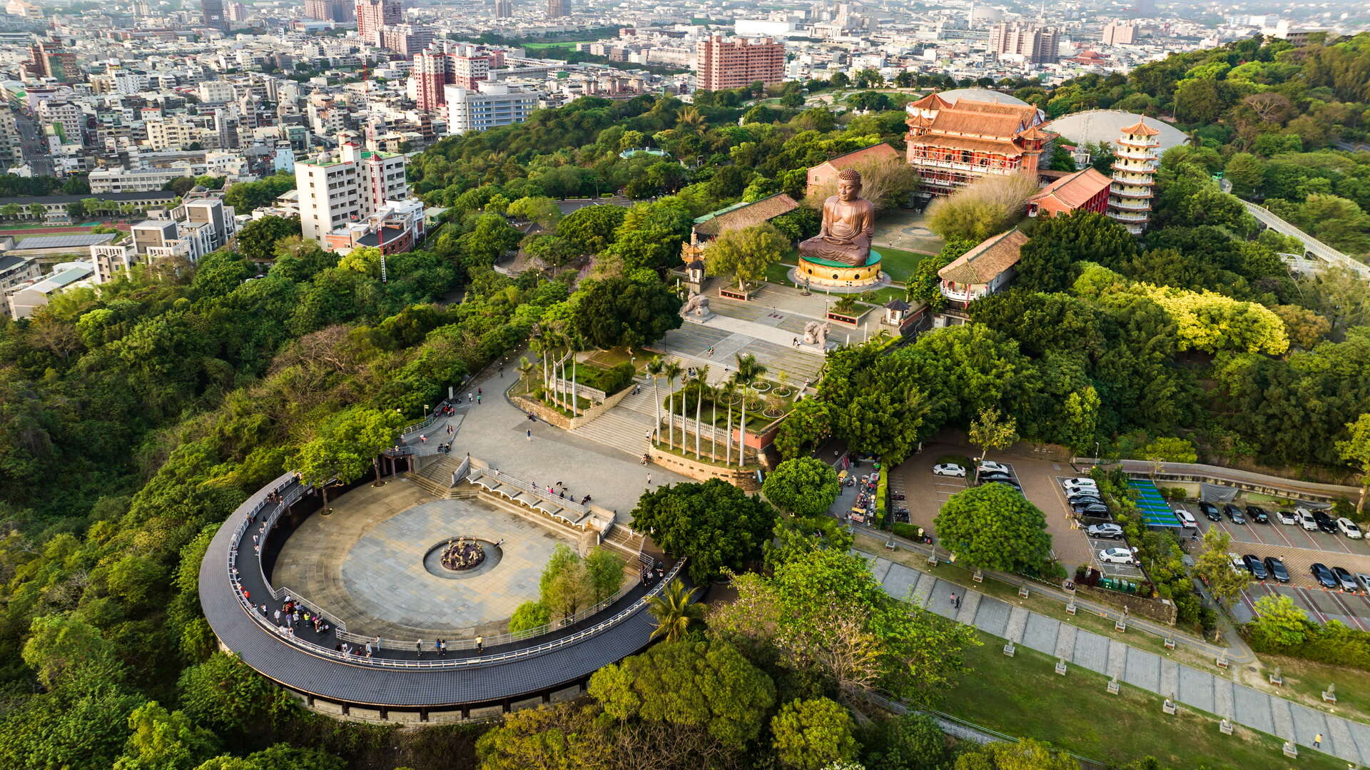 彰化最經典地標！走進八卦山大佛風景區　把城市天際線、佛像地標與散步風景一次收進行程