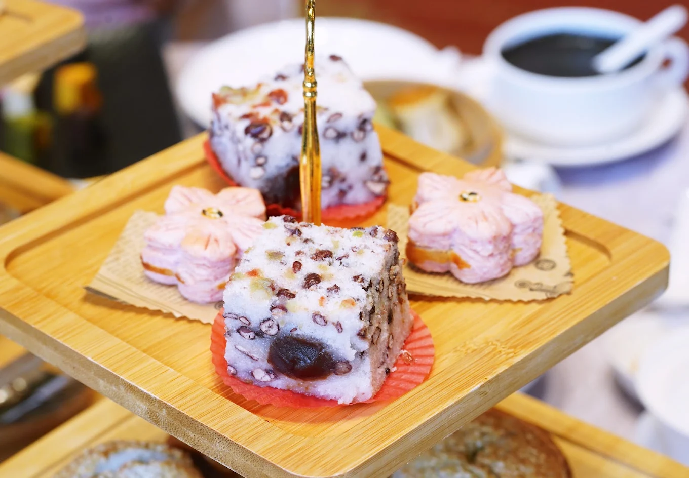 圓苑餐廳 紅豆鬆糕