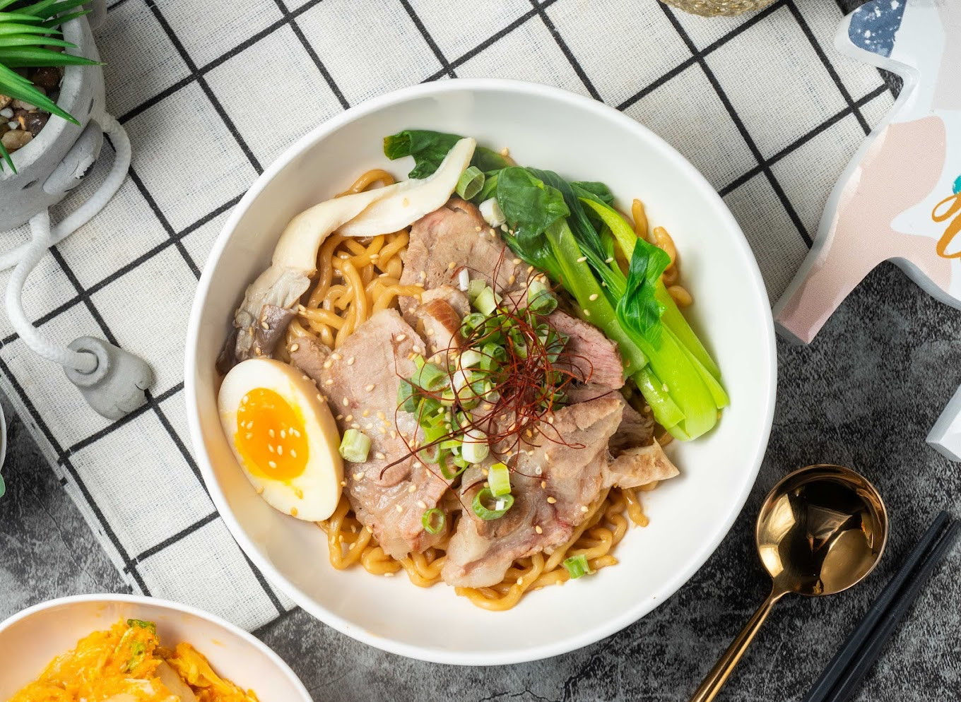 台南水交社不只看展散步!相聚場把眷村老屋、牛肉麵與聚餐感一次端上桌