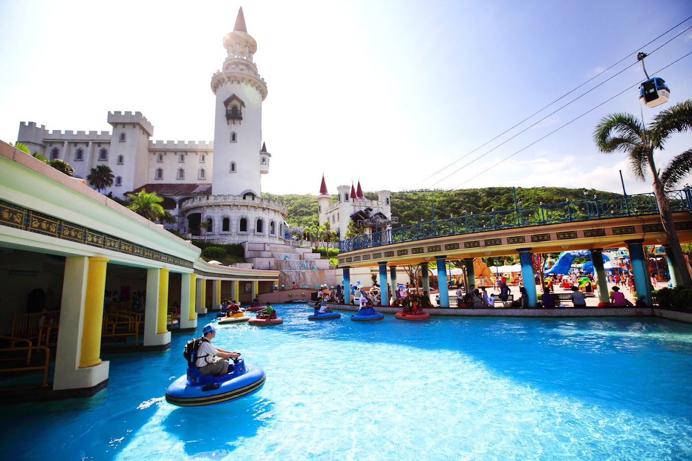 花蓮最強海景主題樂園！遠雄海洋公園不只玩設施，還能看美人魚、夜宿水族館一次滿足