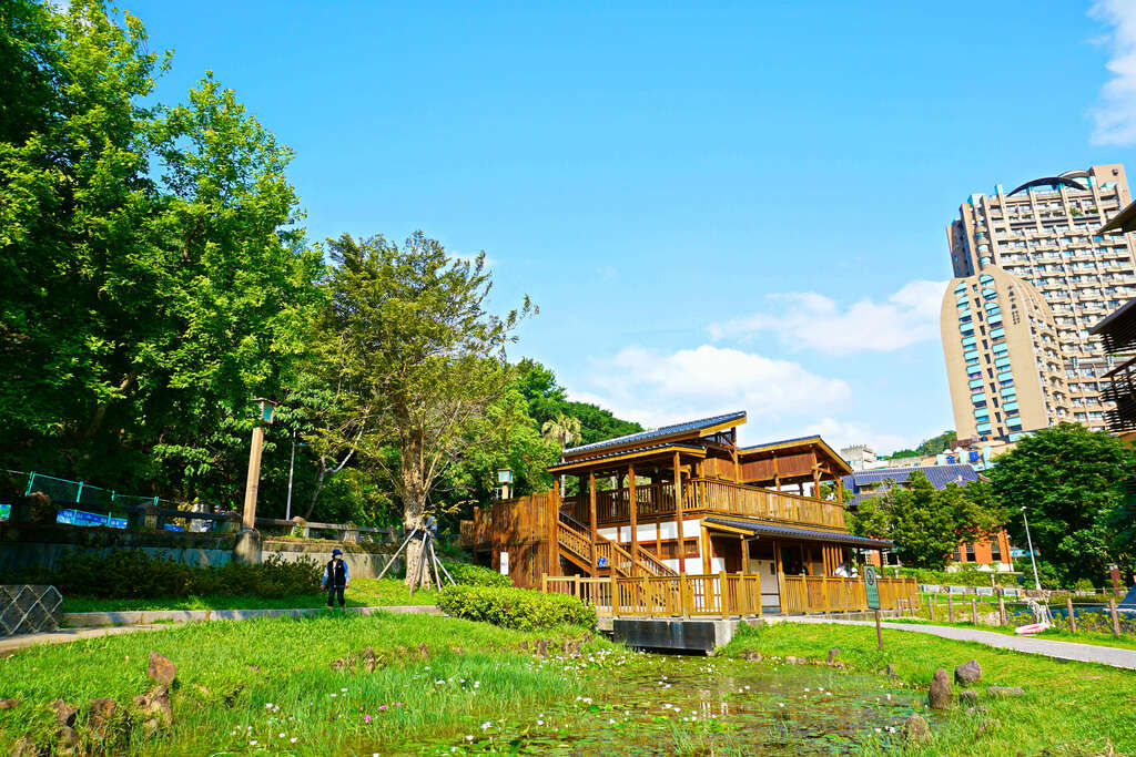 台北最有味道的療癒小旅行！北投溫泉不只泡湯，還能逛博物館、看地熱谷、散步老街一次玩滿
