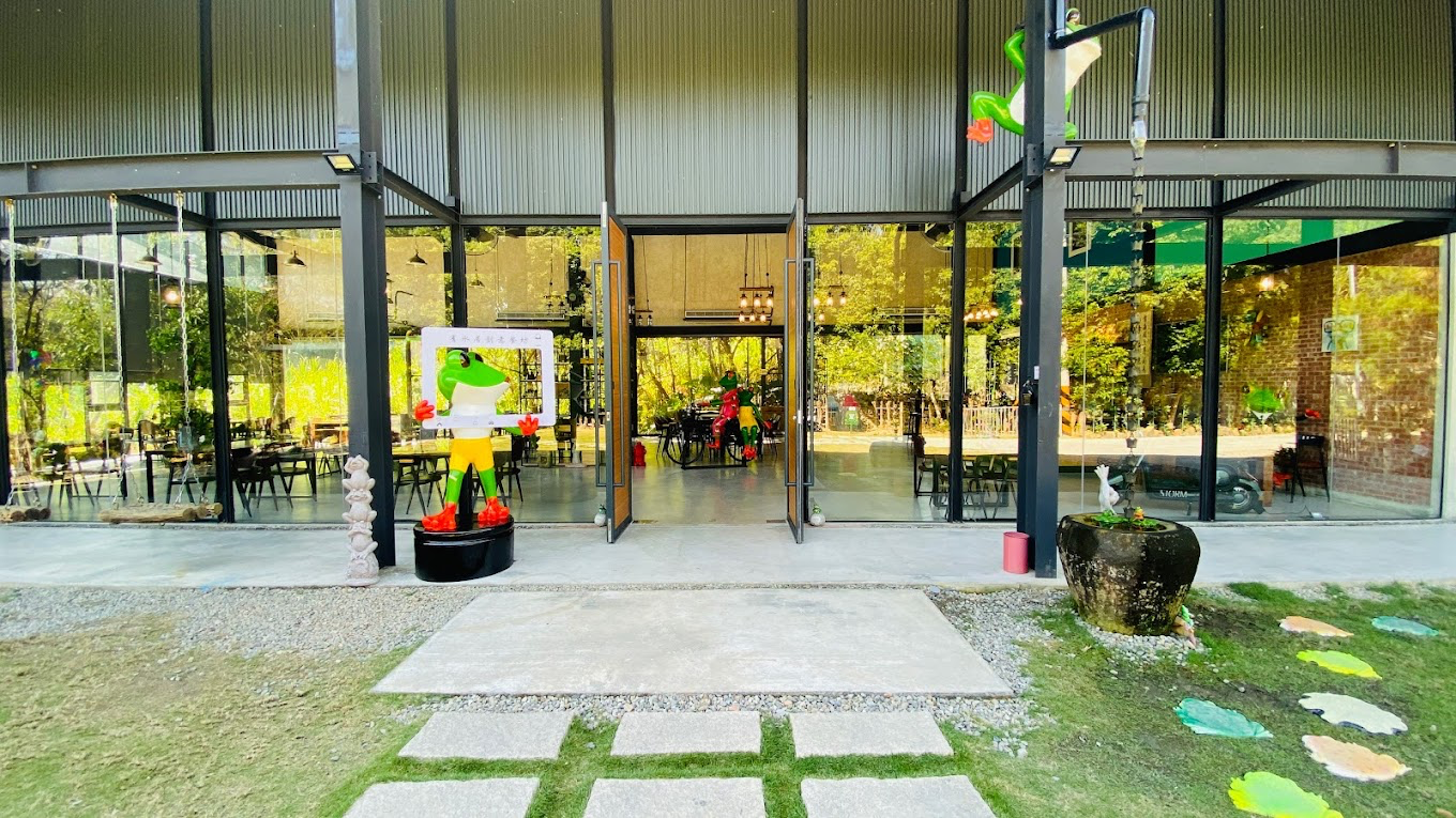 埔里桃米必吃特色餐廳！有水居創意餐坊結合青蛙主題與在地料理，親子用餐超有氛圍