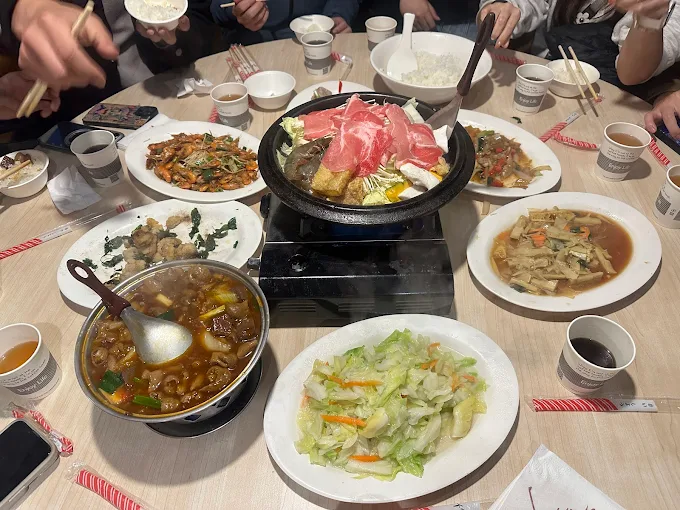 清晨走進阿里山國家森林遊樂區追一場日出雲海,在森林與鐵道之間慢慢醒來