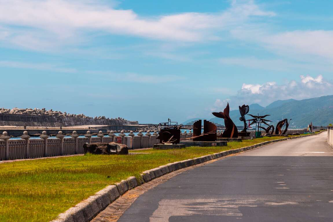 花蓮港怎麼玩最有感？吹海風、看港景、散步拍照一次收進行程，花蓮市區最療癒海景角落