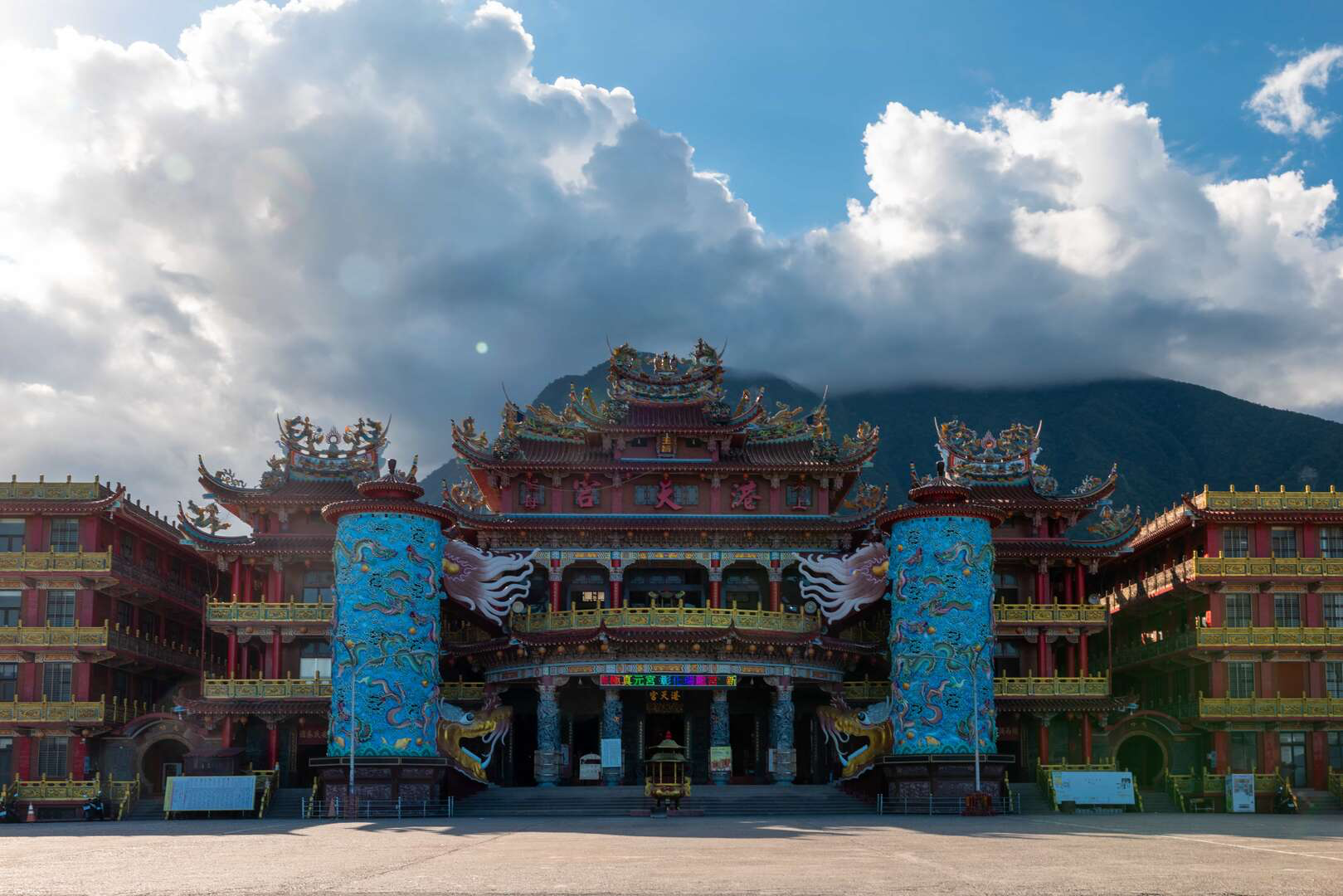 港天宮不只是花蓮信仰中心！氣勢廟宇建築、媽祖文化與在地祈福氛圍一次感受