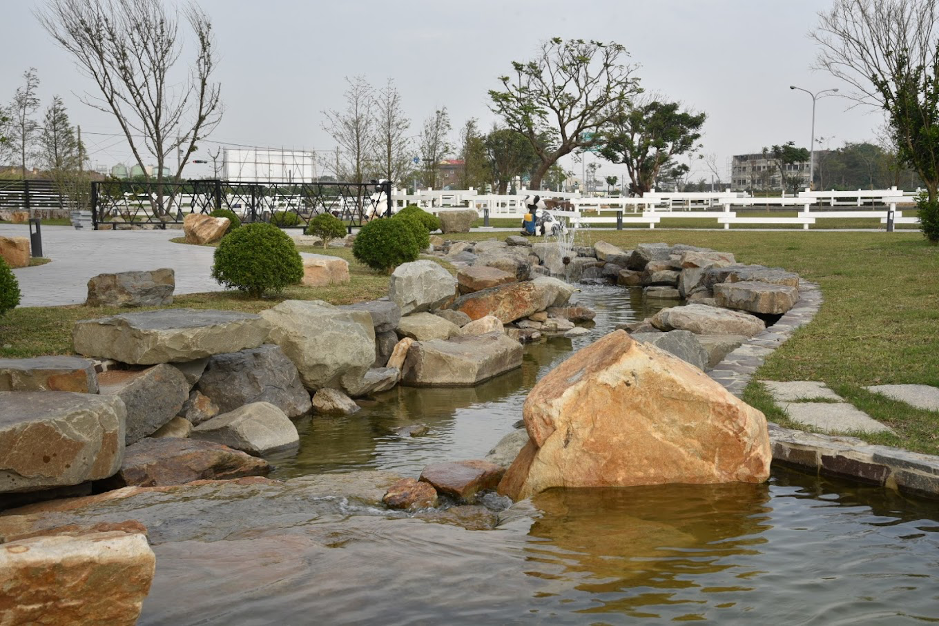雲林超人氣親子景點！千巧谷牛樂園牧場免門票就能玩 可愛牛牛、餵牛體驗一次滿足