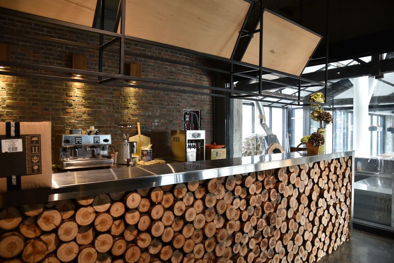 雲林超人氣親子景點！千巧谷牛樂園牧場免門票就能玩 可愛牛牛、餵牛體驗一次滿足