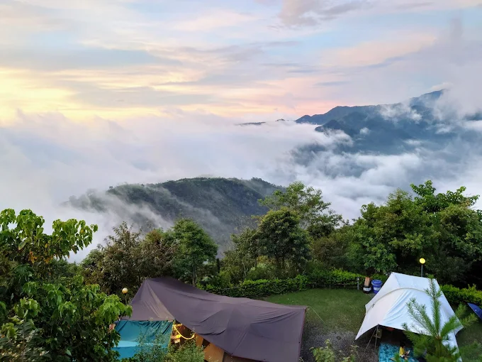 週末往新竹尖石高台山露營區走一段山路，住進狩獵帳看雲海慢慢浮上來