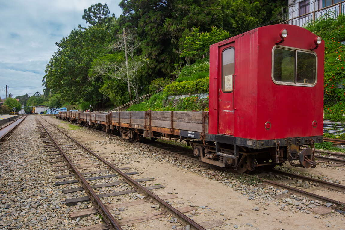 奮起湖的每一段階梯與街角，是歲月留下的痕跡，在這裡讓節奏慢慢放下