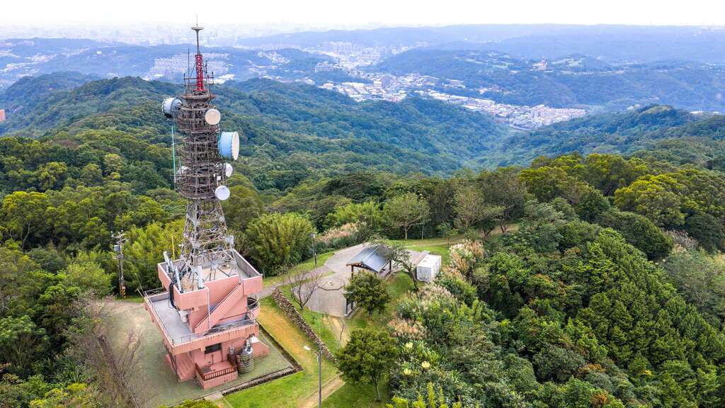 沿著桃園龜山一日遊路線走一天，從室內故事走到戶外山風剛好不急