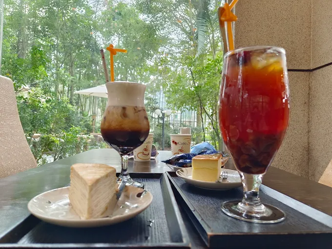 在雲林古坑順著山路一路往上走，剛好在雲嶺之丘遇見翻湧的雲海與風