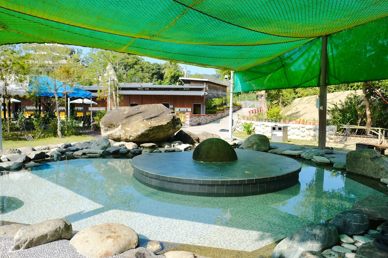 龜丹溫泉不只冬天能泡！走進台南楠西山裡，感受龜丹溫泉體驗池的慢活療癒感