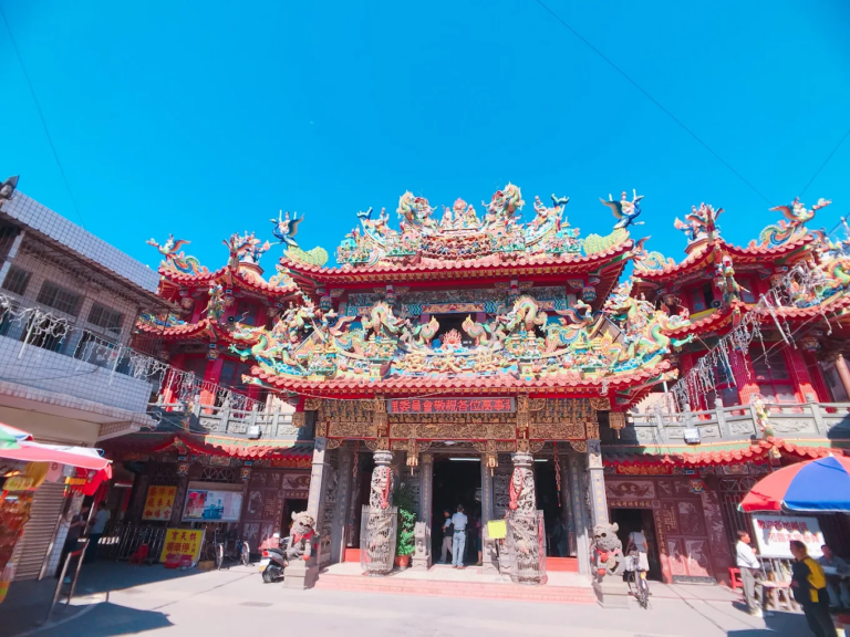 白沙屯拱天宮不只進香！走進苗栗通霄的百年媽祖信仰地標，香火、人情味與海線小旅行一次收藏