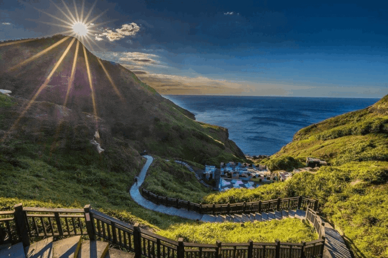 鼻頭角步道絕美海景全攻略:走入台版萬里長城,感受山海交織的壯麗秘境